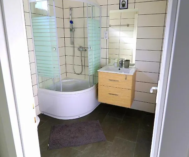 Friends & Family * ולנצה