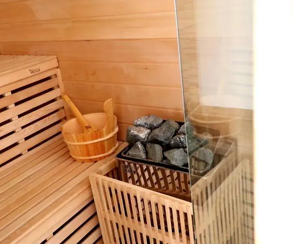 דירה Friends & Family